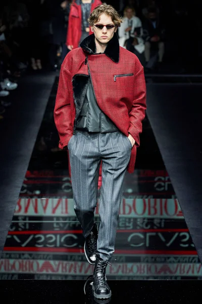 Look 10